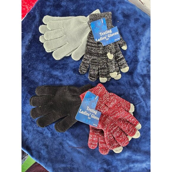 Texting Ladies’ Gloves Set of‎ Two Pair Red Black Gray White - Picture 7 of 7